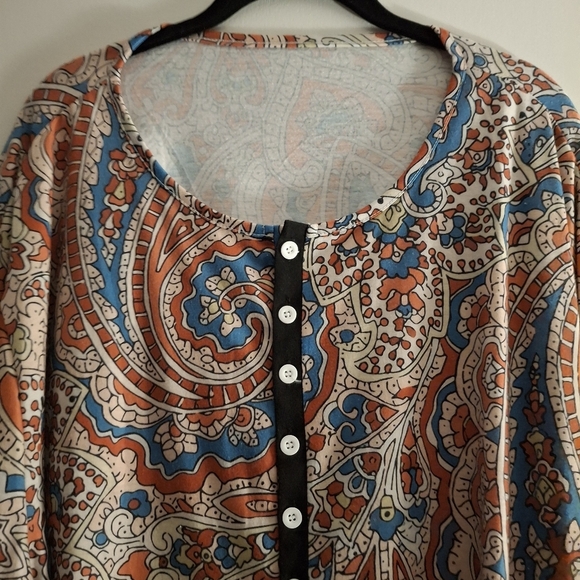 Multicolor Paisley Relaxed Buttoned Men's Shirt with Mandarin Collar - Picture 2 of 5